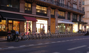 A Velib station in Paris. Photo via Wiki Images.